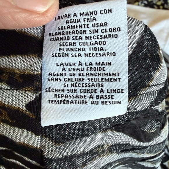 Ruby Rd. Black and Cream Abstract Print Crop Top - Picture 10 of 10